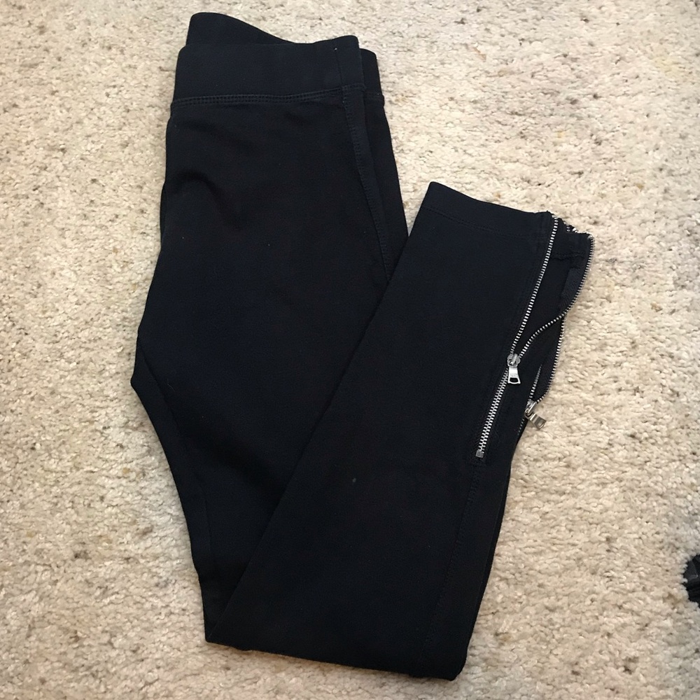 Black leggings